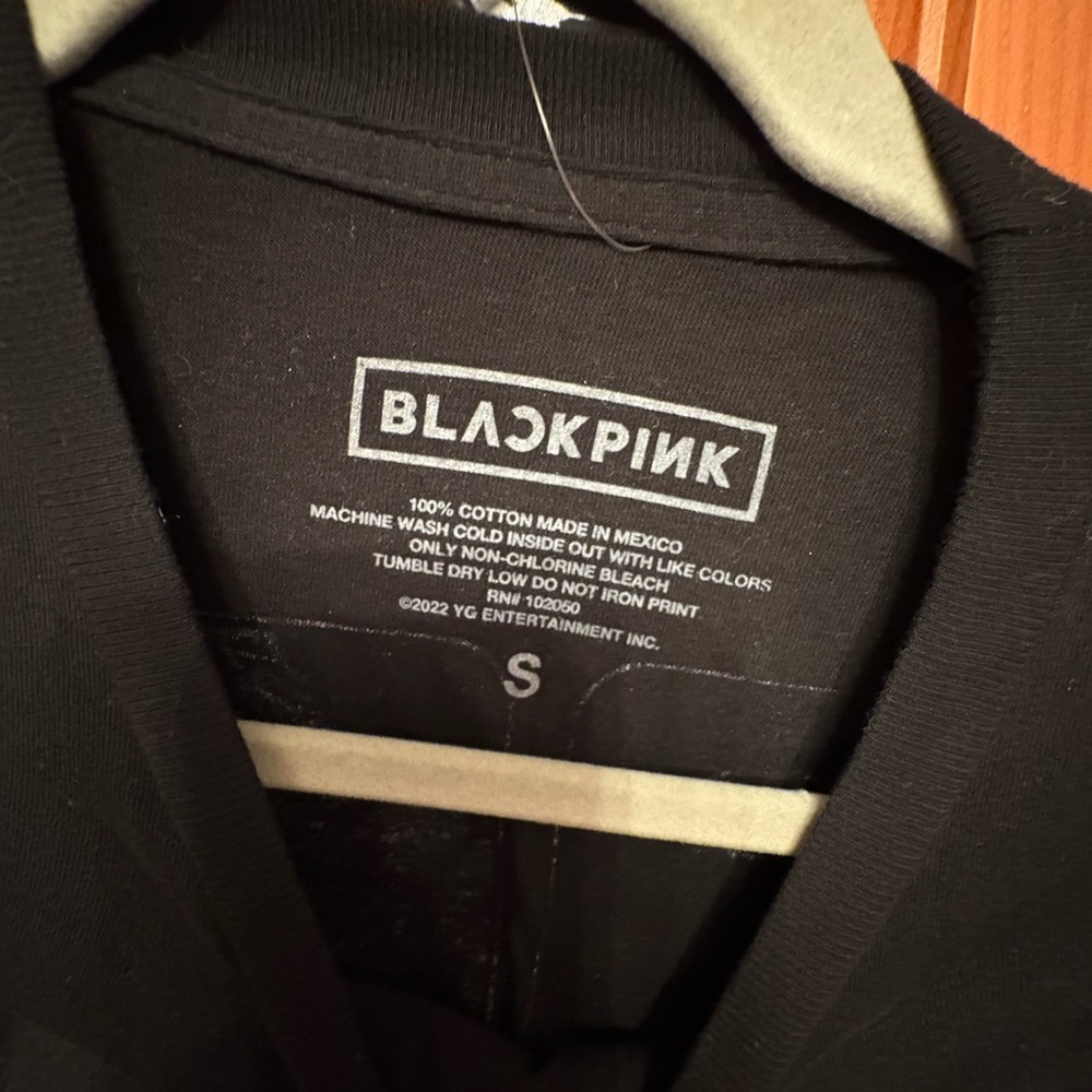 Black Pink T-Shirt with Pink Graphic - Picture 4 of 4